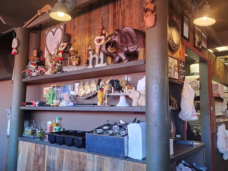 House Of Thai Rice & Noodle interior