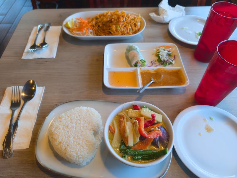 House Of Thai Rice & Noodle food